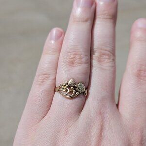 10K Tri Color Black Hills Gold Leaf Fashion Ring 1.9 Grams Size 6.5